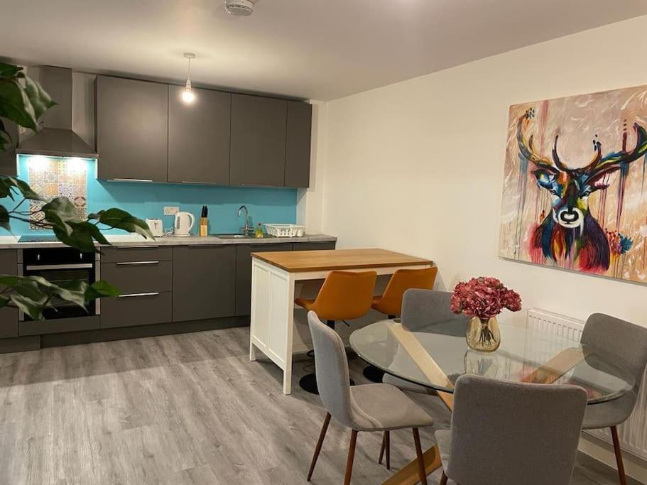 Stunning And Spacious 2Bed Flat In Central Woking Exteriör bild