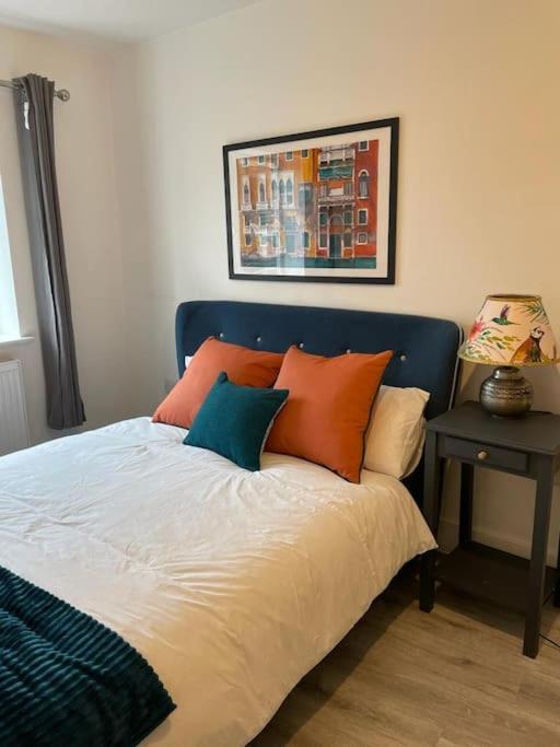 Stunning And Spacious 2Bed Flat In Central Woking Exteriör bild